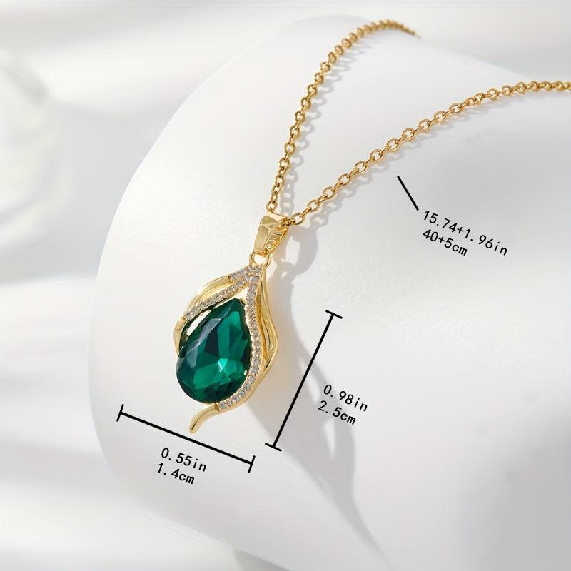 “Elegant Gold Teardrop Green Gemstone Pendant Necklace